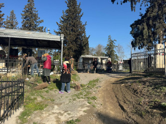 Aprel döyüşləri şəhidi Nicat İsgəndərovun qəbirüstü abidəsinin ətrafında təmizlik işləri aparılıb