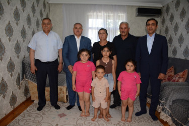 İcra başçısı şəhid anası Sevil Abbasovanı 60 illik yubileyi münasibəti ilə təbrik edib