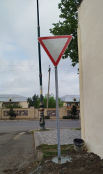 Tərtərdə yol nişanları bərpa olunur