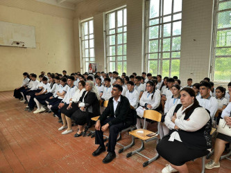 Hüsənli kənd tam orta məktəbində maarifləndirici tədbir keçirilib