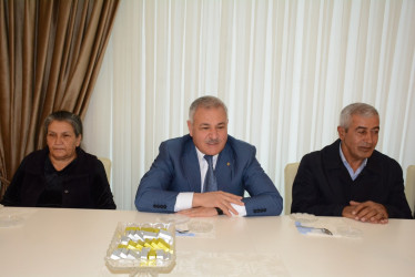 Tərtər Rayon İcra Hakimiyyətinin başçısı Müstəqim Məmmədov azyaşlı şəhid övladlarını qəbul edib