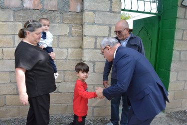 İcra başçısı şəhid, 3-cü dərəcəli “Rəşadət” ordenli Ruslan Lalayevin atasını 60 illik yubileyi münasibəti ilə təbrik edib