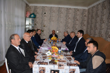 Rayon rəhbəri “Konstitusiya və Suverenlik İli” çərçivəsində şəhid Kərim Allahverdiyevin ailəsini ziyarət edib