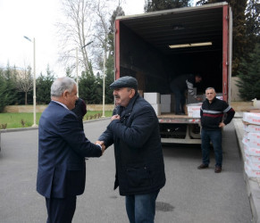 Milli Məclisin deputatı Ağalar Vəliyev Novruz bayramı münasibətilə ağsaqqalları təbrik edib onlara bayram sovqatları göndərib