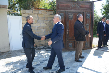 Rayon rəhbəri “Konstitusiya və Suverenlik İli” çərçivəsində Tərtər şəhərində şəhid ailələri ilə görüş keçirib