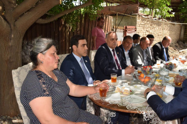 Rayon rəhbəri Milli Məclisin Deputatı ilə birlikdə şəhid Şəldiyev Talıbın ailəsini ziyarət edib