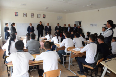 Rayon rəhbəri Evoğlu kənd tam orta məktəbində mövcud şəraitlə tanış olub