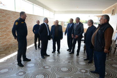 İcra başçısı Azadqaraqoyunlu kəndində 78 yaşlı müəllimi ziyarət edib