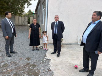 Tərtər Rayon İcra Hakimiyyətinin başçısı 27 Sentyabr – Anım Günü ilə əlaqədar Vətən müharibəsi şəhidi İntiqam Ağayevin ailəsini ziyarət edib