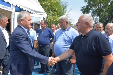 Rayon rəhbəri birinci Qarabağ müharibəsi şəhidi Muradov Seymurun anasının yas mərasimində iştrak edib