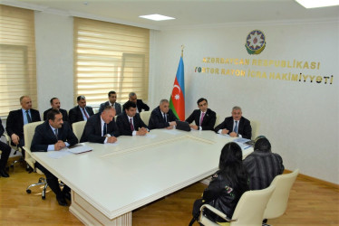 Rayon rəhbəri və Milli Məclisin deputatı vətəndaşların müraciətlərini dinləyiblər