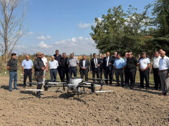 Tərtərdə aqrar sahədə müasir dron texnologiyalarının tətbiqinə dair fermerlərlə maarifləndirici tədbir keçirildi