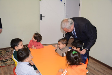 İcra başçısı yeni istfadəyə verilmiş Hüsənli kənd körpələr evi-uşaq bağçasında mövcud şəraitlə tanış olub