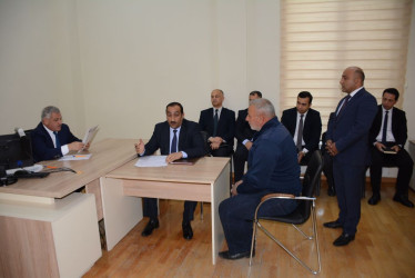 Rayon rəhbəri növbəti dəfə vətəndaş müraciətlərini dinləyib