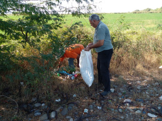 Tərtərdə avtomobil yollarının kənarları iməcilik yolu ilə təmzilənib