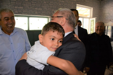 Tərtər Rayon İcra Hakimiyyətinin başçısı 27 Sentyabr – Anım Günü ilə əlaqədar Vətən müharibəsi şəhidi Qəhrəmanlı Yaqubun  ailəsini ziyarət edib