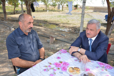 Rayon rəhbəri mülki şəhid Həsənov Zabil Məhəmməd oğlunun ikinci ildönümü ilə əlaqədar ailəsini ziyarət edib