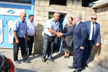Rayon rəhbəri “Konstitusiya və Suverenlik İli” çərçivəsində Qaradağlı kəndində şəhid ailələri və qazilərlə görüş keçirib