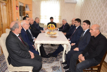 İcra başçısı Vətən müharibəsi əlili Məhəmməd Əhmədovun ailəsini ziyarət edib