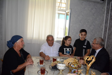 Tərtər Rayon İcra Hakimiyyətinin başçısı 27 Sentyabr – Anım Günü ilə əlaqədar Vətən müharibəsi şəhidi Abbaslı Enurun ailəsini ziyarət edib