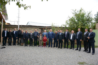 Rayon rəhbəri “Konstitusiya və Suverenlik İli” çərçivəsində Xoruzlu və Kəbirli kəndindən olan şəhid ailələri və qazilərlə görüş keçirib