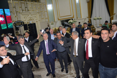 Rayon rəhbəri Vətən Müharibəsi Qəhrəmanı Azər Abdullazadənin toy şənliyində iştirak edib
