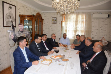 Tərtər Rayon İcra Hakimiyyətinin başçısı 27 Sentyabr – Anım Günü ilə əlaqədar Vətən müharibəsi şəhidi Qəhrəmanlı Yaqubun  ailəsini ziyarət edib
