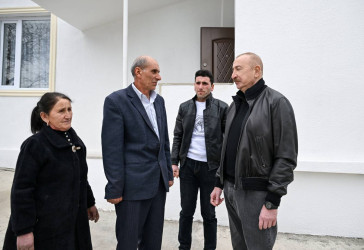 İlham Əliyev Ağdərə rayonunun Çıldıran kəndində görülmüş işlərlə tanış olub