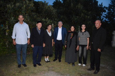 Rayon rəhbəri 87 yaşlı kənd ağsaqqalını evində ziyarət edib