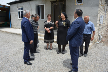 İcra başçısı Müstəqim Məmmədov Qaynaq kəndində Vətən müharibəsi şəhidi Surxayzadə Cahangirin ailəsini ziyarət edib