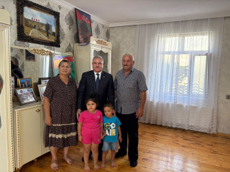 Tərtər Rayon İcra Hakimiyyətinin başçısı 27 Sentyabr – Anım Günü ilə əlaqədar Vətən müharibəsi şəhidi Elvin Abbasovun ailəsini ziyarət edib