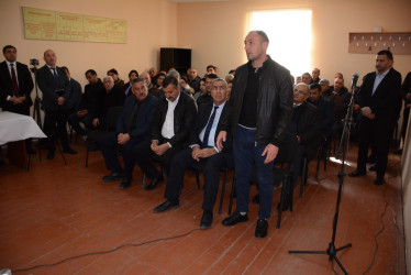 Rayon rəhbərinin növbəti səyyar-qəbul görüşü Yuxarı Sarıcalı kəndində keçirilib