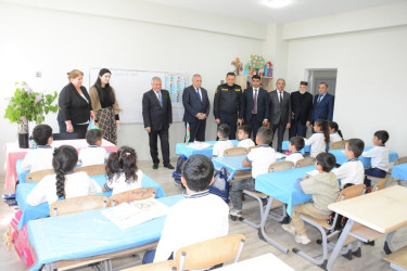 Rayon rəhbəri Azad Qaraqoyunlu kənd tam orta məktəbində mövcud şəraitlə tanış olub
