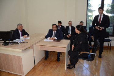 Rayon rəhbəri vətəndaş müraciətlərini dinləyib