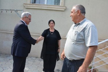 Tərtər Rayon İcra Hakimiyyətinin başçısı 27 Sentyabr – Anım Günü ilə əlaqədar Vətən müharibəsi şəhidi Xəyal Aslanovun ailəsini ziyarət edib