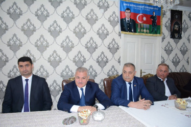 Rayon rəhbəri “Konstitusiya və Suverenlik İli” çərçivəsində şəhid Bağırlı Mirsədinin ailəsini ziyarət edib
