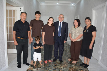 Tərtər Rayon İcra Hakimiyyətinin başçısı 27 Sentyabr – Anım Günü ilə əlaqədar Vətən müharibəsi şəhidi Yasən Mehdiyevin ailəsini ziyarət edib