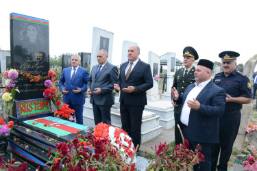 İcra başçısı 27 sentyabr “Anım Günü” ilə əlaqədar Yuxarı Qapanlı kəndində Vətən Müharibəsi şəhidi Rüstəm Hacıyevin məzarını ziyarət edib