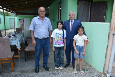 Rayon rəhbəri şəhid Elnur Hüseynovun ailəsini ziyarət edib