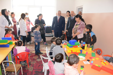 İcra başçısı Güləbatlı kənd tam orta məktəbində və körpələr evi-uşaq bağçasında mövcud şəraitlə tanış olub