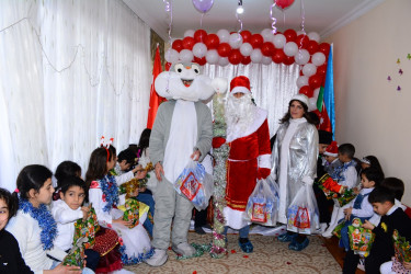 Tərtərdə xüsusi qayğıya ehtiyacı olan, aztəminatlı və əlilliyi olan uşaqlar üçün bayram şənliyi təşkil edilib