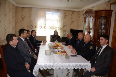 Rayon rəhbəri şəhid Fərid Məmmədovun ailəsini ziyarət edib