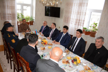 Rayon rəhbəri “Konstitusiya və Suverenlik İli” çərçivəsində Birinci Qarabağ müharibəsi əlili Şahid Məmmədovu ziyarət edib