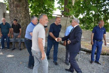 Rayon rəhbəri Qarabağ müharibəsi əlilinin anasının yas mərasimində iştirak edib