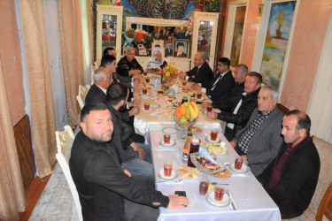 İcra başçısı şəhid anası Solmaz Cəfərovanı 85 illik yubileyi münasibəti ilə təbrik edib