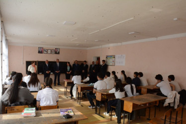 İcra başçısı Sarov kənd tam orta məktəbində mövcud şəraitlə tanış olub