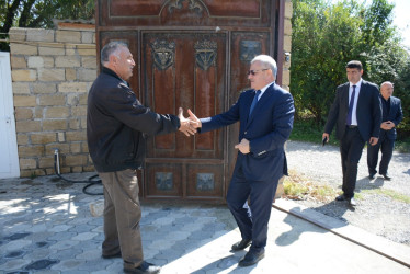 Rayon rəhbəri “Konstitusiya və Suverenlik İli” çərçivəsində Tərtər şəhərində şəhid ailələri ilə görüş keçirib