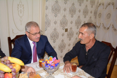 Rayon rəhbəri Birinci Qarabağ müharibəsi əlili Mayıl Xəlilovun ailəsini ziyarət edib