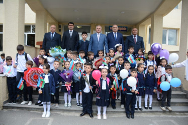 İcra başçısı “Bilik Günü” münasibəti ilə ümumtəhsil məktəblərində olub