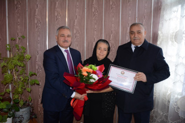 İcra başçısı “Konstitusiya və Suverenlik İli” çərçivəsində şəhid anası Esmira Süleymanovanı 70 illik yubileyi münasibəti ilə təbrik edib